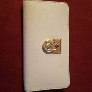 SALE 🔥Michael Kors Buckle wallet